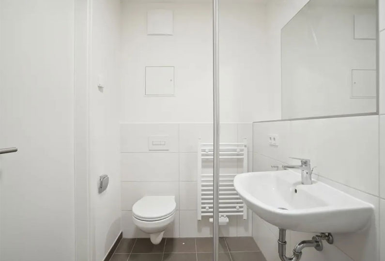 Buena apartments bathroom inside view